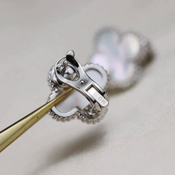 [⭐Shinejoy]CLOVER MEDIUM 1 MOTIFS  WHITE MOP EARRINGS SILVER
