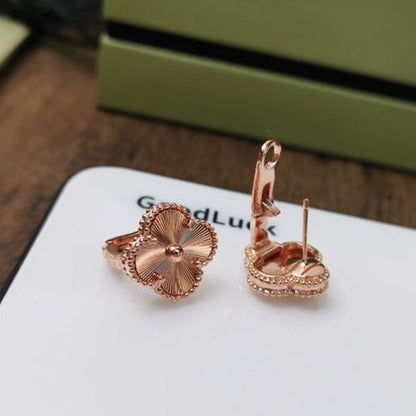 [⭐Shinejoy]CLOVER MEDIUM STUD EARRINGS