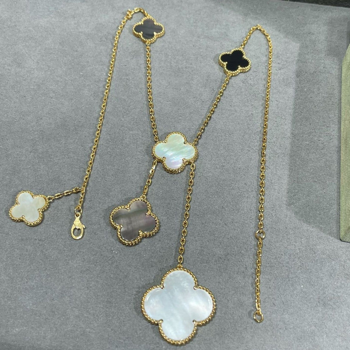 [⭐Shinejoy]CLOVER 6 MOTIF MOP ONYX GOLD NECKLACE