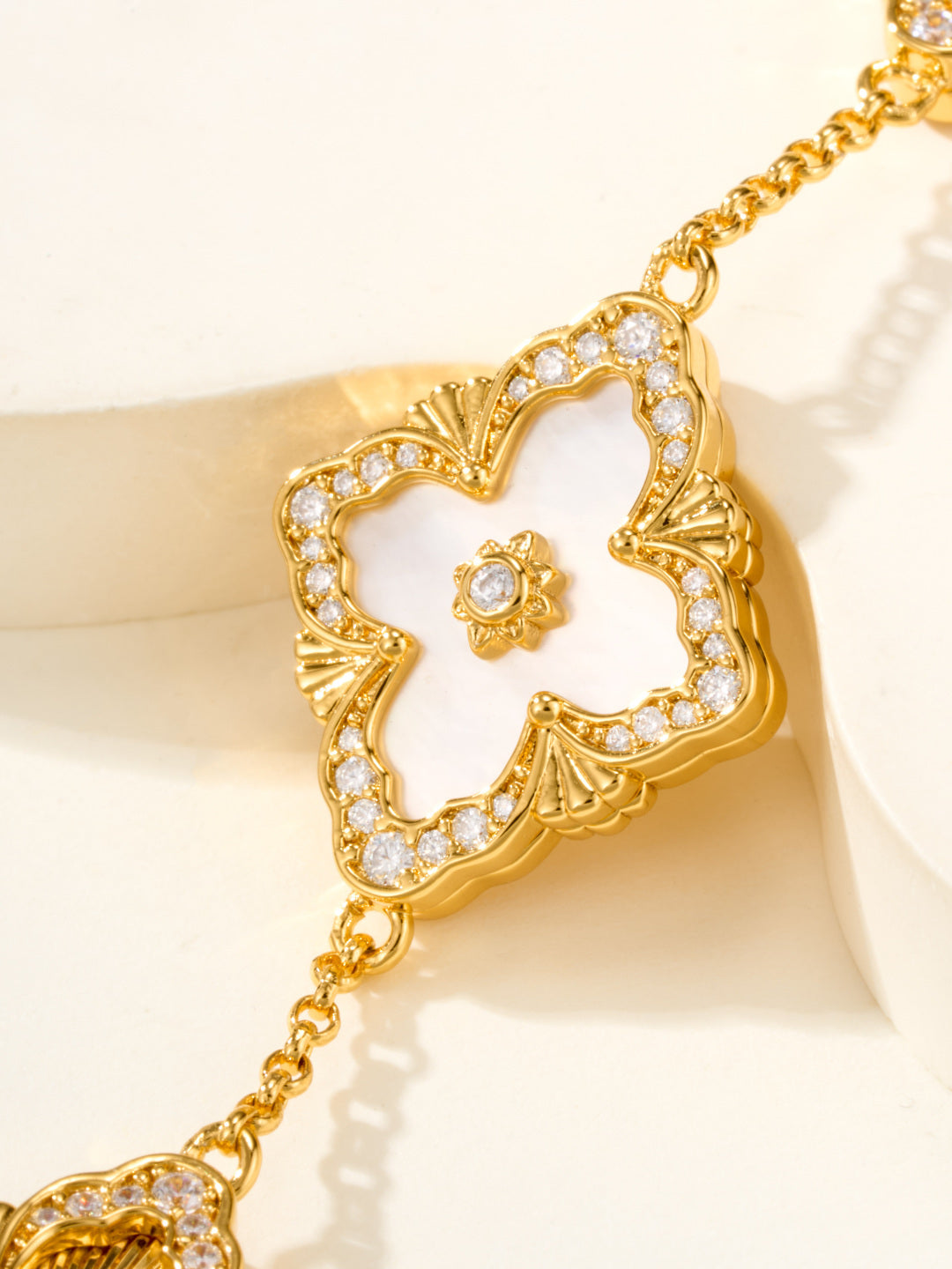 [⭐Shinejoy]B.C.L ENAMELED Five-Flower Bracelet（Various Colors) BIG SIZE