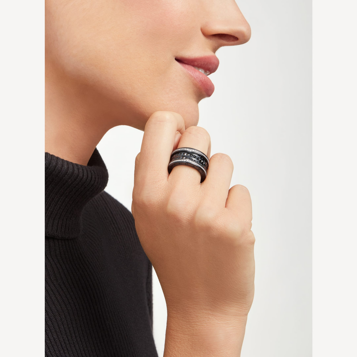 [⭐Shinejoy]ZERO 1 ROCK FOUR-BAND BLACK CERAMIC WITH STUDDED SPIRAL AND PAVED DIAMONDS RING