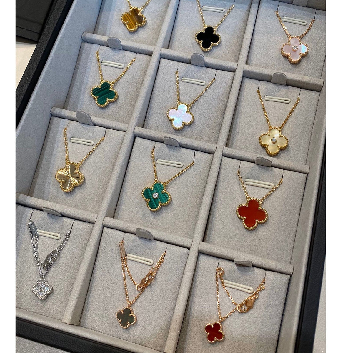 [⭐Shinejoy]CLOVER 15MM CARNELIAN SINGLE FLOWER NECKLACE