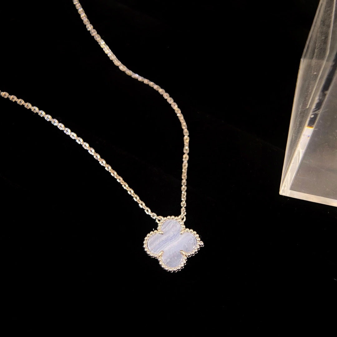 [⭐Shinejoy]CLOVER 15MM BLUE CHALCEDONY NECKLACE SILVER