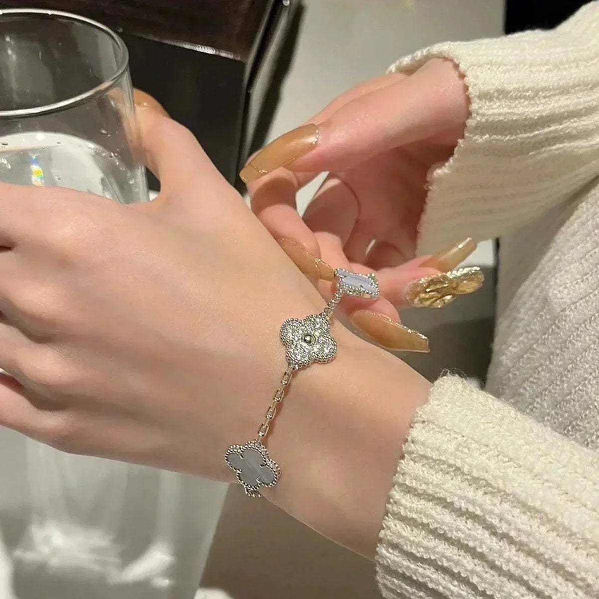 [⭐Shinejoy] CLOVER 5 MOTIF PURPLE CHALCEDONY BRACELET COLLECTION
